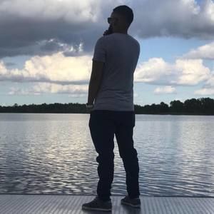 Meet your Posher, Luis